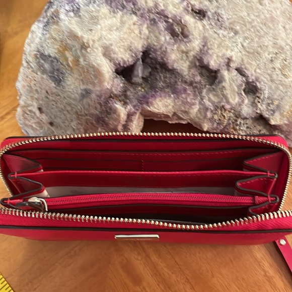 Laurel Way Neda Wallet - Picture 6 of 7